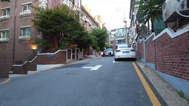 Walk around Seorae Village, French Neighborhood in Seoul | 4K Walking Tour смотреть онлайн