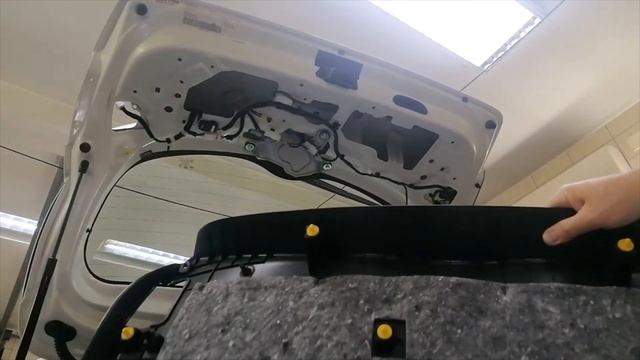 Kia Rio Rear Door Tailgate Panel Removal смотреть онлайн