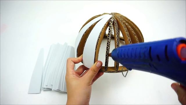 How To Make BEN 10 Omnitrix Capsule +Free Template | Easy Homemade Creation смотреть онлайн