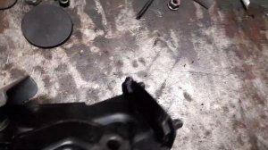 Замена кронштейна педали сцепления Renault Trafic