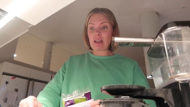 Normal ostosten esittely | lopetin jalkapallon?! смотреть онлайн