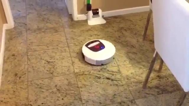 Как работает робот-пылесос xROBOT 510D смотреть онлайн