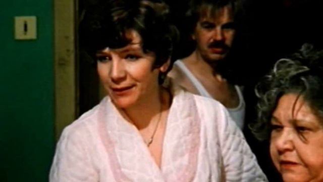 ОДИНОЧЕСТВО и БЕЗДЕТНОСТЬ ПРИВЕЛО ЕЁ В ПСИХБОЛЬНИЦУ | Печальная судьба актрисы Ксении Мининой смотреть онлайн