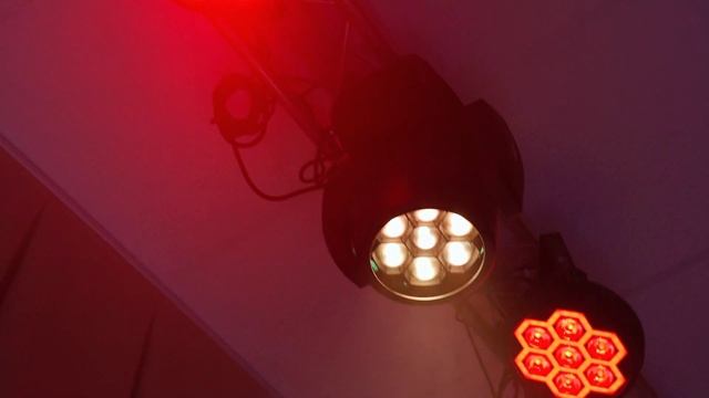 Актовый зал Громовской средней образовательной школы, п. Суходолье, Ленинградская область. смотреть онлайн