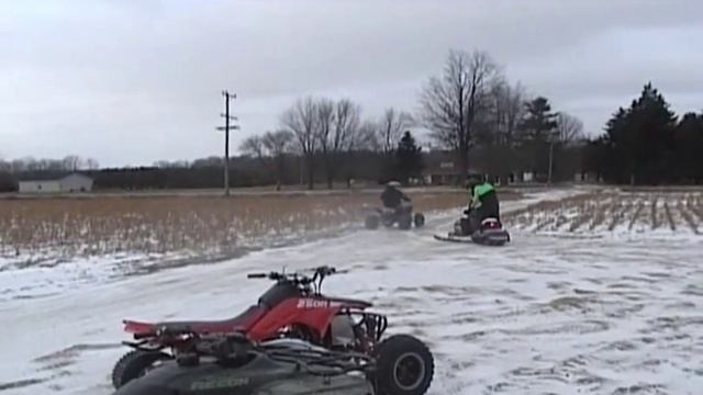 Polaris 700 2000 snowmobile on dirt ice take off 0-100 смотреть онлайн