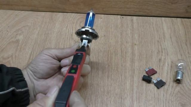 Каждому водителю очень пригодится этот карманный тестер если двигатель вдруг затроит или заглохнет!