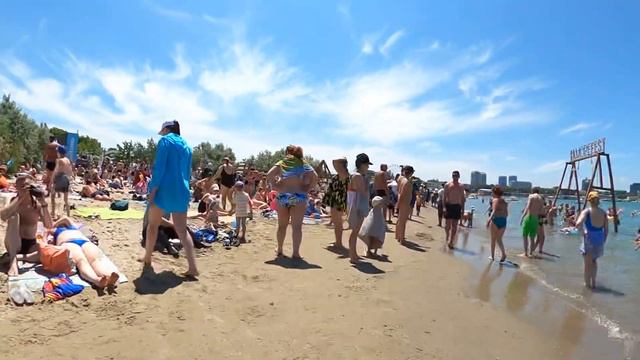 12.06.2021. Анапа. Центральный пляж. Много счастливых людей, пляжи заполнены отдыхающими. смотреть онлайн