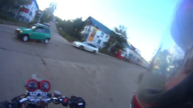 Покатушка по городу на Honda CB400SF и встреча с Honda CBR1000RR смотреть онлайн