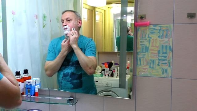 Guerrilla Razor | Soap Alli Al Madina | LEA Bristle Brush | FLOID Genuine Aftershave. HomeLike