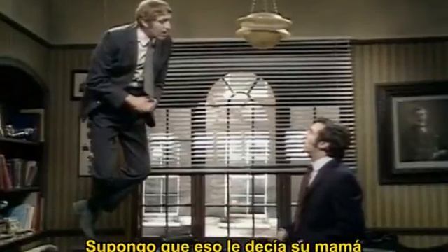 Monty Python's Flying Circus - flying lessons смотреть онлайн