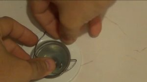 Замена галогеновой лампочки во встраиваемом светильнике