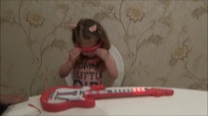 Открываем новую игрушку Электронную гитару