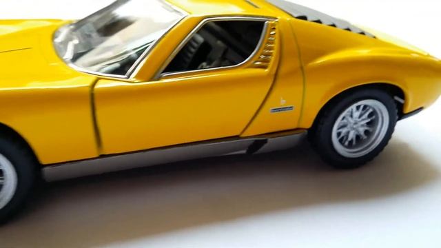 Reviewing the 1/34 Lamborghini Miura P400SV by Kinsmart смотреть онлайн