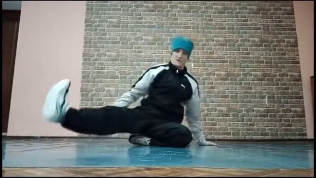B-boy Меньше оборота, Break dance Проект «Элемент за одну минуту» Урок:«Head spin» (Вращение головы смотреть онлайн