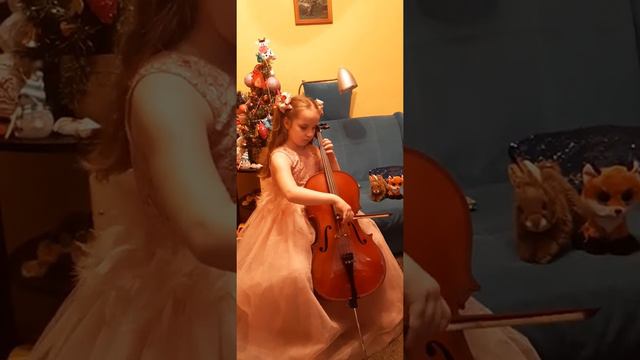 Аня Вайханская, 9 лет. "В лесу родилась ёлочка..." смотреть онлайн