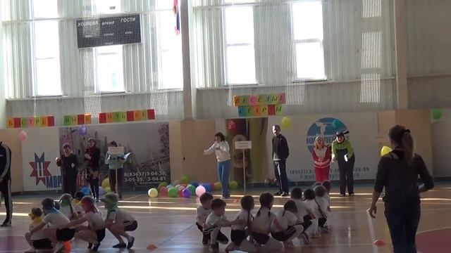 Эстафета "Гусеница", МБДОУ "ЦРР - д/с "Сказка" смотреть онлайн