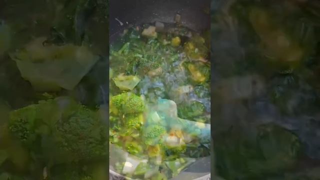 Master Chef Reveals Secret Ingredient To Perfect Spinach Broccoli Soup!
