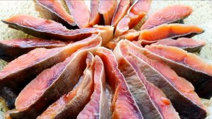Как засолить горбушу с солью и сахаром (классический способ)! Вкусная рыбка!