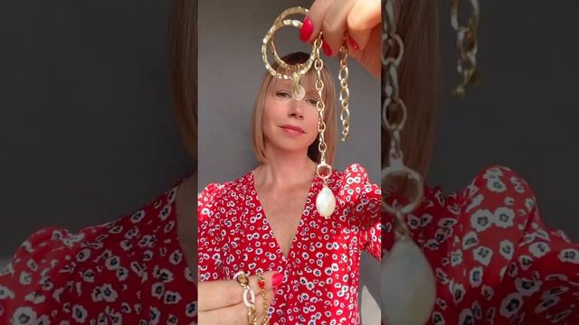 Обзор украшений / Серьги, колье, браслеты смотреть онлайн