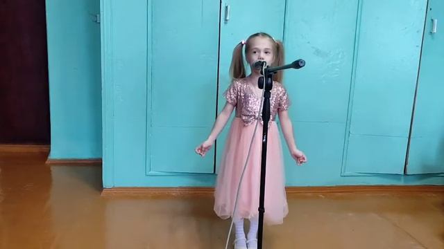 Сакун Диана "Ладошка" ("Раз ладошка, два ладошка") смотреть онлайн