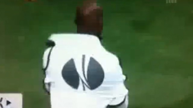 Марио Балотелли против манишки смотреть онлайн