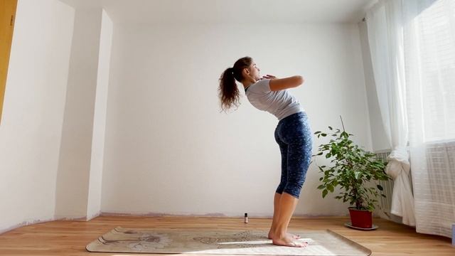 Утренняя практика Приветствия Солнца | 15 мин смотреть онлайн