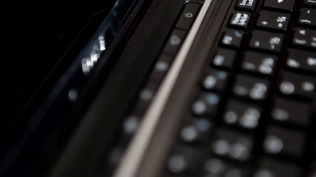 MSI GE 620 15.6" Laptop with Windows 7 Review смотреть онлайн