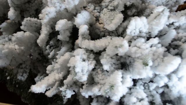 3D снег из 100% хлопка на новогодней искусственной елки в Алматы | www.elka7.kz смотреть онлайн