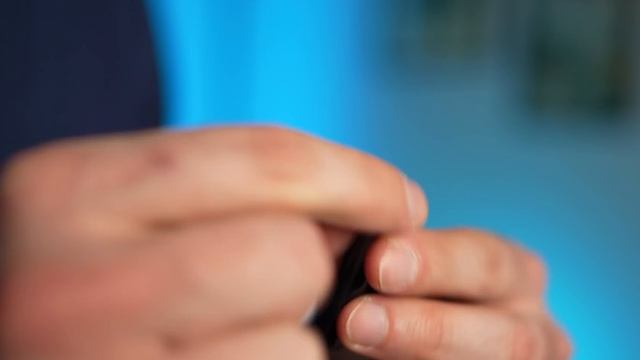 5 КРЕАТИВНЫХ ЛАЙФХАКОВ, чтобы СПРЯТАТЬ ПЕТЛИЧНЫЙ микрофон! (лайфхаки) смотреть онлайн