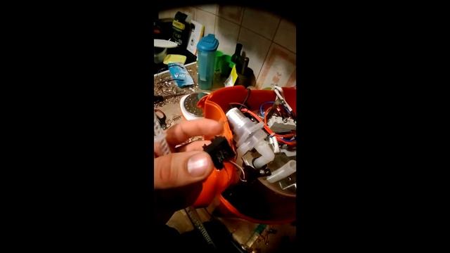 Термопот Tesler tp5055 (WILLMARK WAP-523KL) ремонт - глючит датчик уровня воды смотреть онлайн