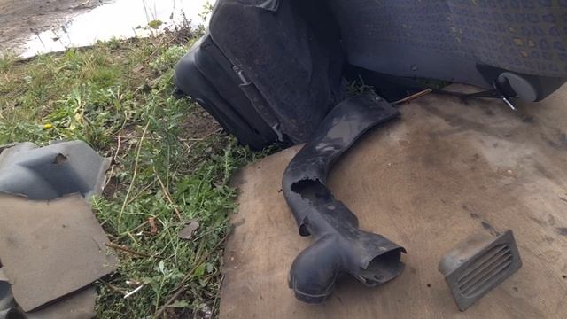 Подвезли новьё на daf, разбираем салон в мане!). смотреть онлайн