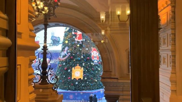 VLOGMAS: едем на Красную Площадь/ ГУМ каток // мой зимний день ❄️ смотреть онлайн