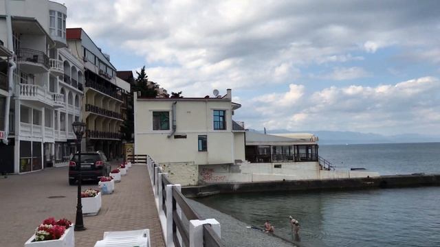 По Крыму пешком. Гурзуф. В Алушту из Лаврового через Партенит и Утёс смотреть онлайн