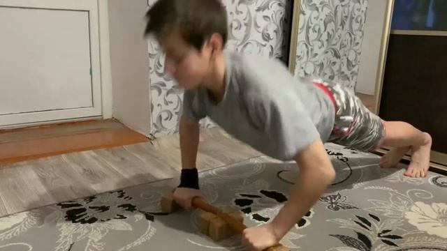 КАКОЙ LV В ОТЖИМАНИЯХ У ТЕБЯ/ВИДЫ ОТЖИМАНИЙ смотреть онлайн
