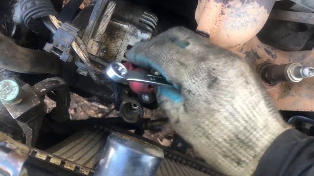 Замена генератора на автомобиле Nissan Primera P11 смотреть онлайн