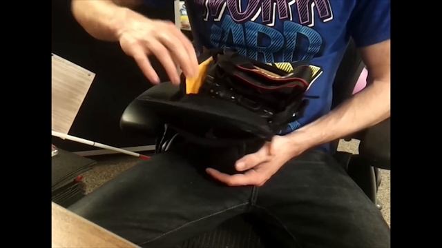 A minimalistic camera bag for a small DSLR смотреть онлайн