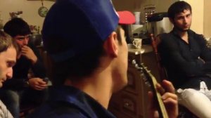 Амирхан Масаев исполняет хорошую песню