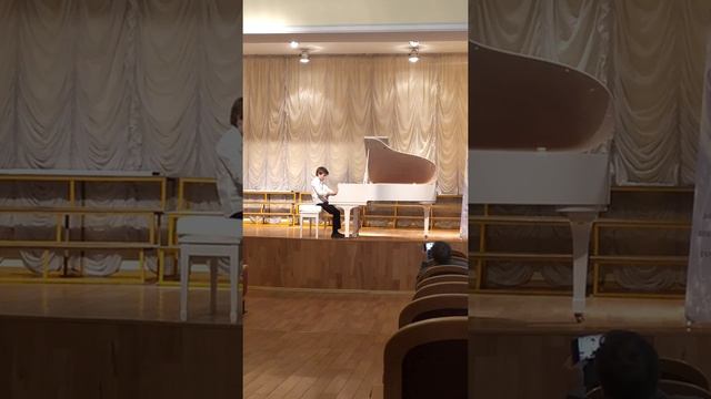 Кулау . Сонатина фа - мажор. Исполняет Косый Корней. смотреть онлайн