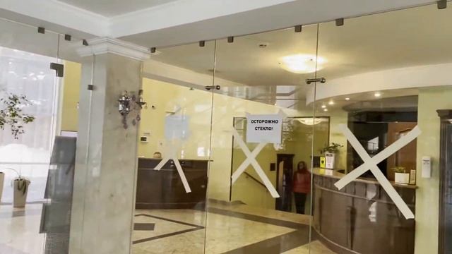 Стеклянный тамбур для санатория из закаленных полотен с точечными креплениями смотреть онлайн