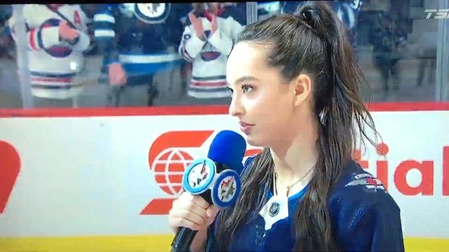 Faouzia Sings National Anthems at #Winnipeg Jets Game смотреть онлайн