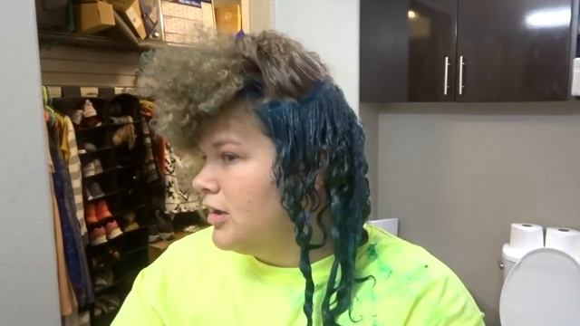 Dyeing My Brown Permed Hair Teal! смотреть онлайн