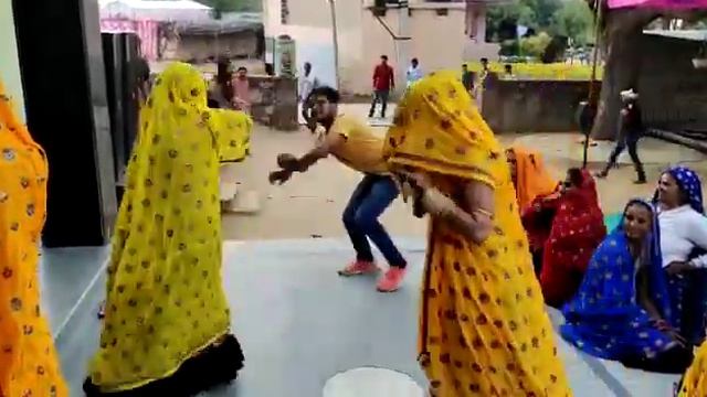 meena git pr meena dancs ☺☺ смотреть онлайн