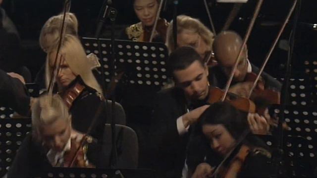 Symphony No. 5 (Beethoven) By QPO - Conductor Lorin Maazel