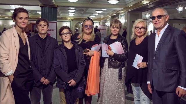 Прибавление в клане МИХАЛКОВЫХ. Внучка 72 летнего Никиты Михалкова Александра родила мальчика смотреть онлайн