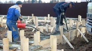 ФУНДАМЕНТ СВАЙНЫЙ С РОСТВЕРКОМ И ПЛИТА ПО ГРУНТУ.