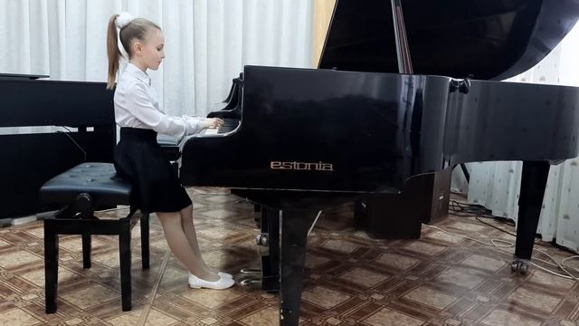 Рудой Анастасия. Моцарт - "Менуэт" смотреть онлайн