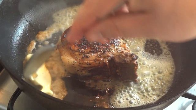 Когда солить стейк до или после? Эксперимент. смотреть онлайн