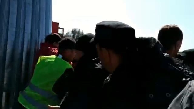 Шиес, ОМОН, против мусора. Есть пострадавшие! смотреть онлайн