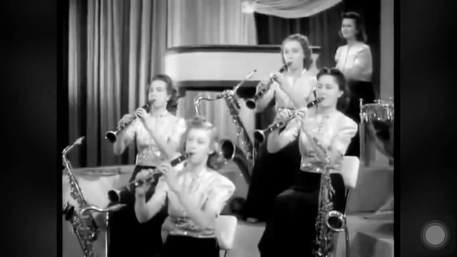 Viola Smith,America’s First Professional Drummer.playing With Frances Carroll&Her Coquettes In 1939