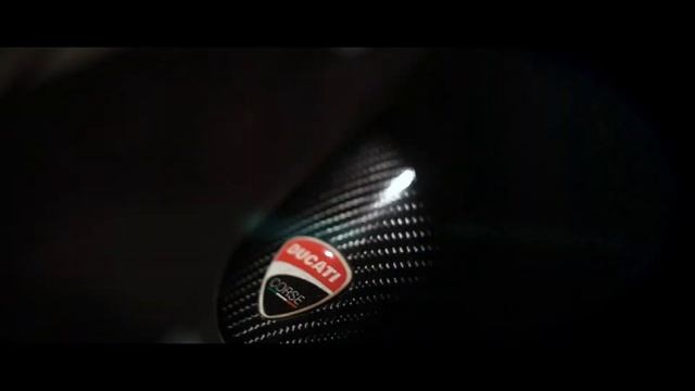 Pro Wrap X Decal4Bike - Panigale 899 wrap Oracal 970RA Glossy Violet Metallic. смотреть онлайн